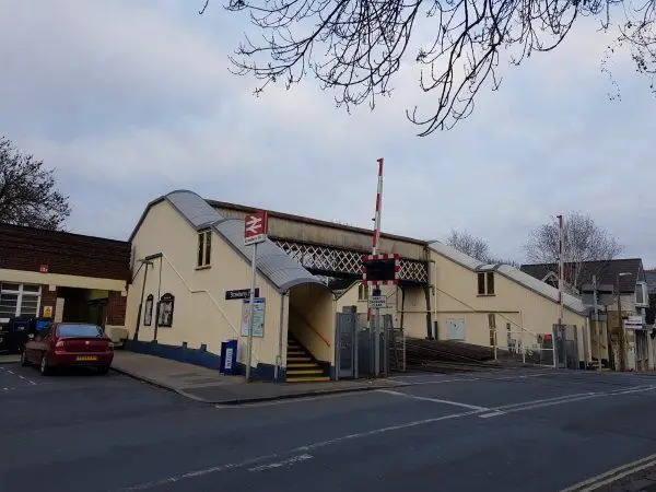 Strawberry Hill station